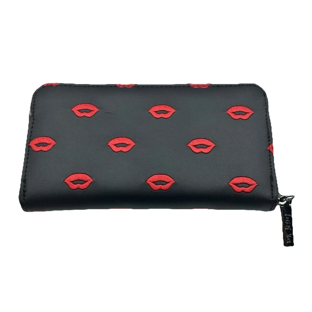 Betsey Johnson Red Lips Zip Around Wristlet Wallet Black Gift Box